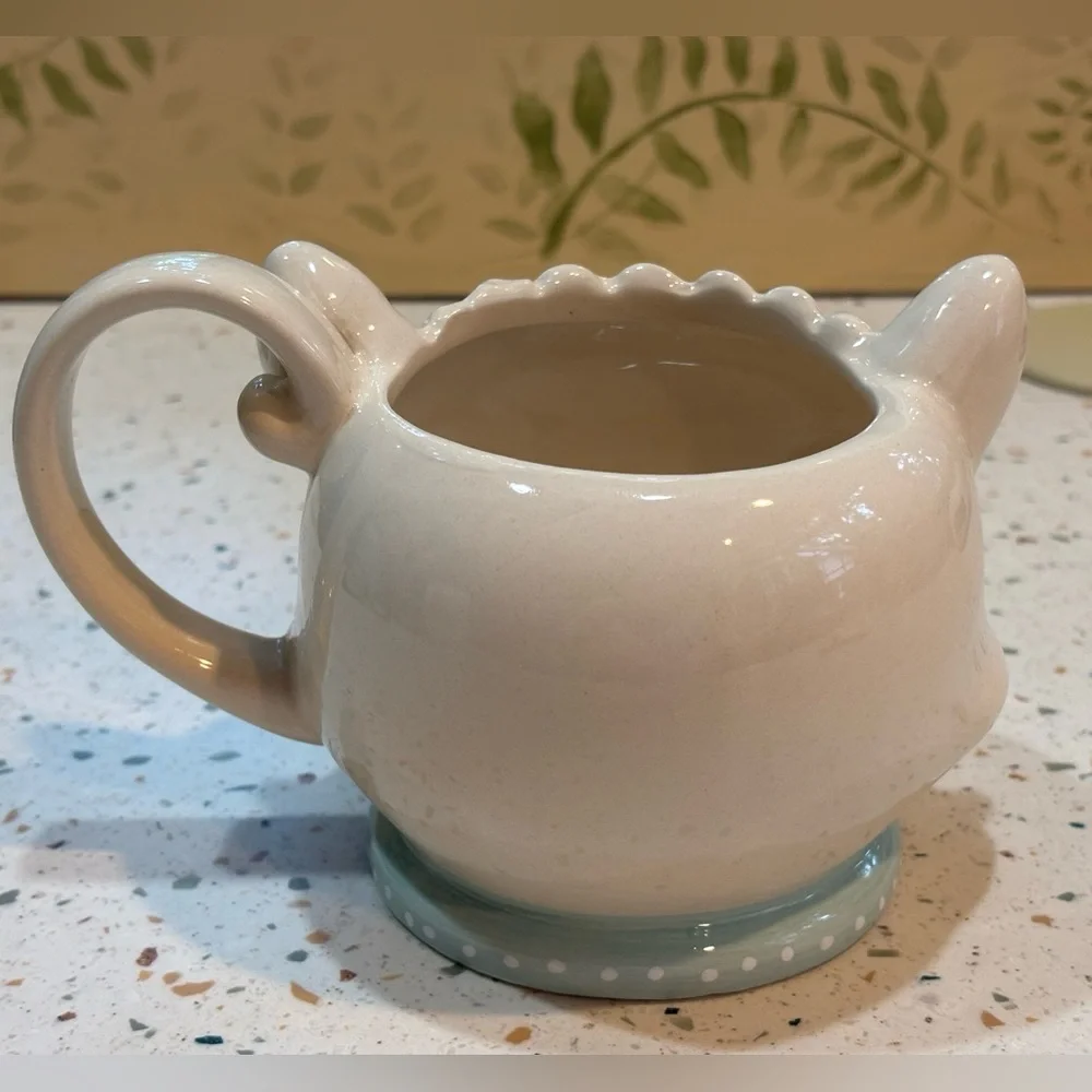 Home Essentials Cat Face Mug with Yellow and Blue Accents‎